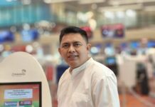 Cak Ofi persembahkan piala bergilir khusus wartawan dan artis